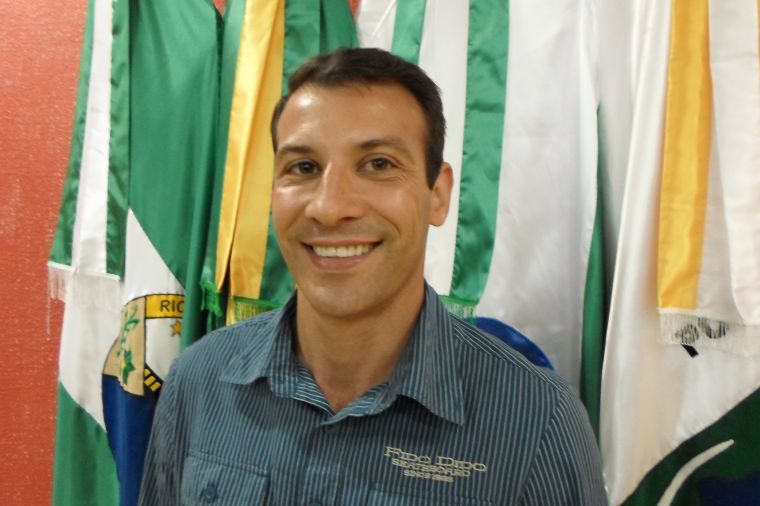 Vereador Irineu Camilo concede entrevista avaliando o posicionamento da Administração Municipal.