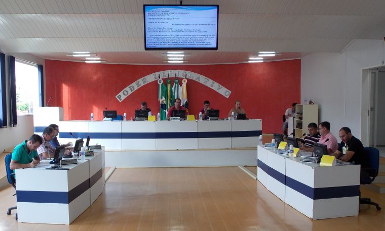 CÂMARA DE VEREADORES DEVOLVE MAIS DE MEIO MILHÃO DE REAIS